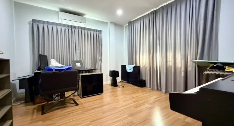 À vendre 3 chambres maison à Pak Kret, Nonthaburi