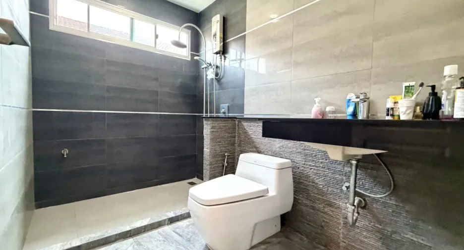 À vendre 3 chambres maison à Pak Kret, Nonthaburi