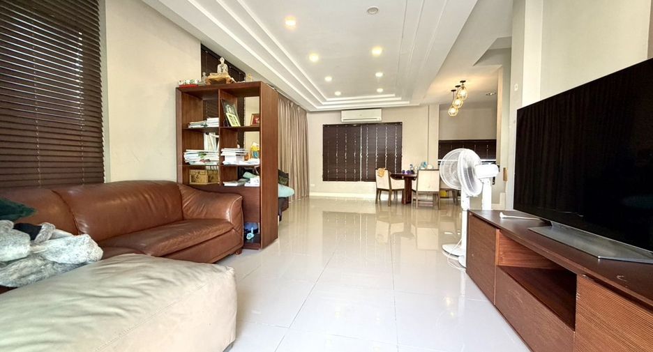 À vendre 3 chambres maison à Pak Kret, Nonthaburi