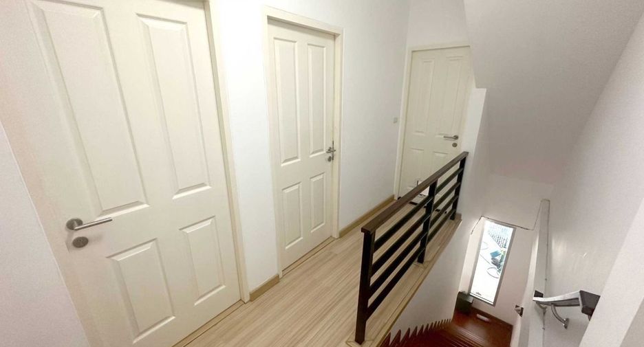 For sale 3 bedrooms townhouse in Bang Khun Thian, Bangkok
