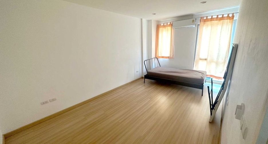 For sale 3 bedrooms townhouse in Bang Khun Thian, Bangkok