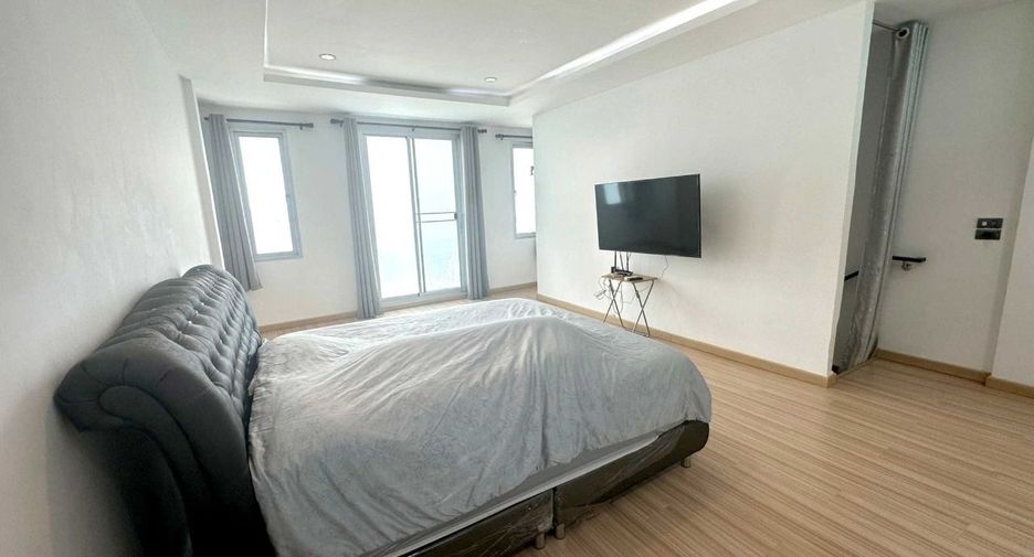 For sale 3 bedrooms townhouse in Bang Khun Thian, Bangkok