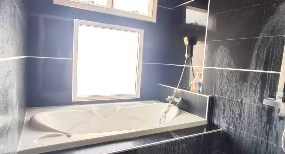 Villa zum Kauf und zur Miete mit 3 Zimmer in Bang Lamung, Chonburi