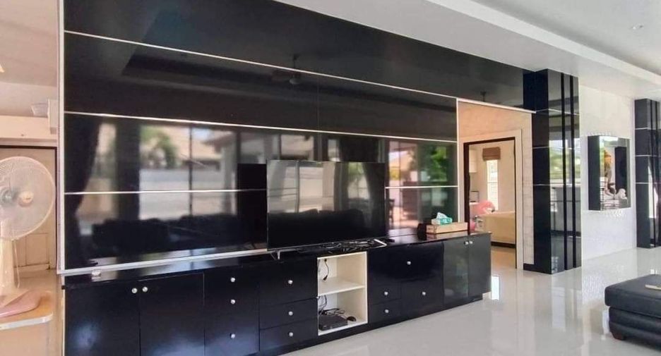 Villa zum Kauf und zur Miete mit 3 Zimmer in Bang Lamung, Chonburi