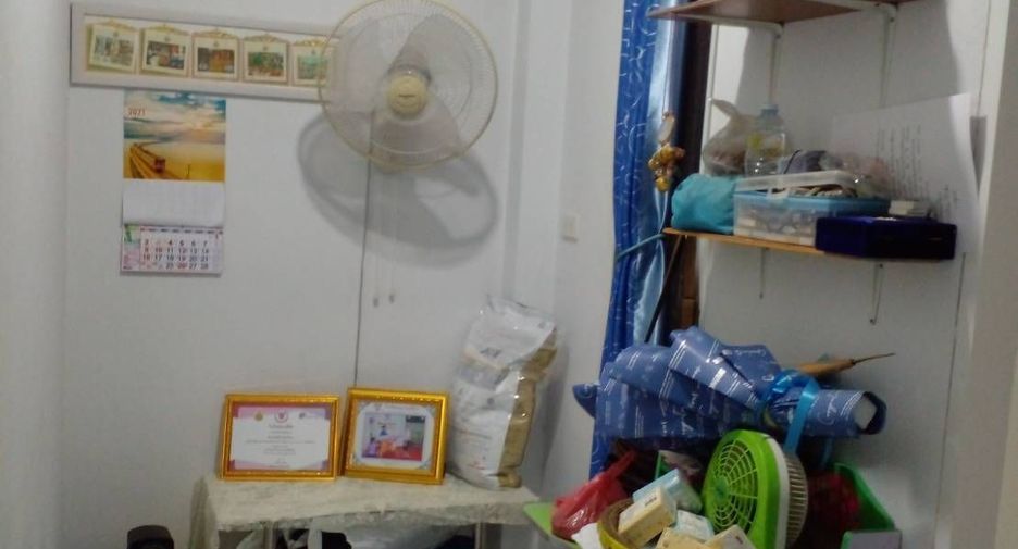 Продажа 2 спальни дом в Wachirabarami, Phichit
