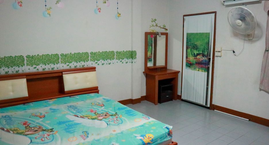 À vendre 2 chambres maison de ville à Bang Lamung, Chonburi