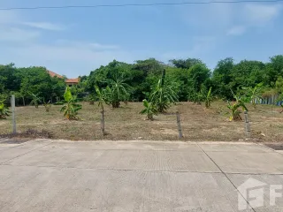 出售 土地 在 Bang Lamung, Chon Buri