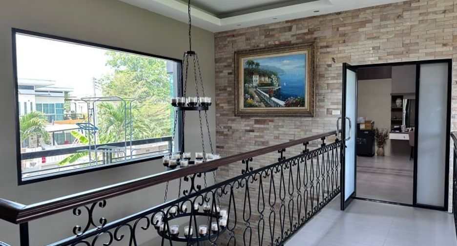 Villa en venta de 4 habitaciones en Bang Lamung, Chonburi