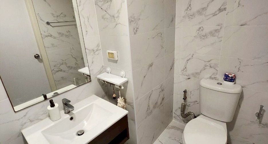 For sale 1 bed condo in Huai Khwang, Bangkok