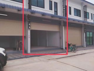 Reihenhaus zum Kauf mit 1 Zimmer in Bang Len, Nakhon Pathom