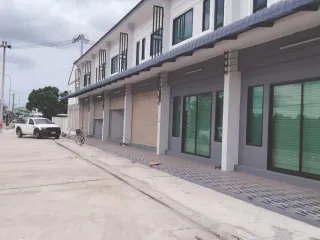 Reihenhaus zum Kauf mit 1 Zimmer in Bang Len, Nakhon Pathom