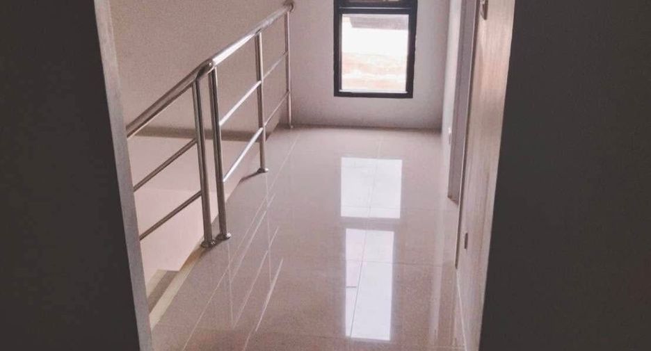 Reihenhaus zum Kauf mit 1 Zimmer in Bang Len, Nakhon Pathom