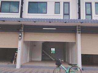Reihenhaus zum Kauf mit 1 Zimmer in Bang Len, Nakhon Pathom