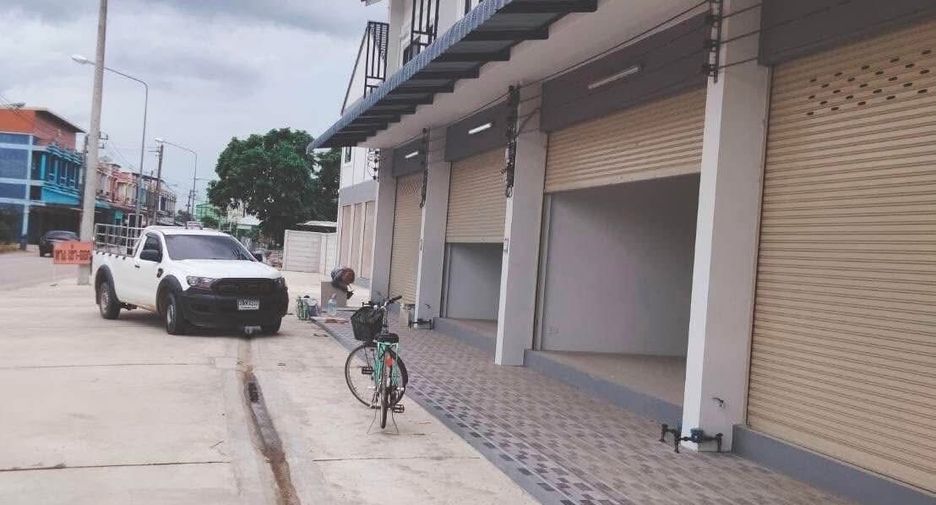 Reihenhaus zum Kauf mit 1 Zimmer in Bang Len, Nakhon Pathom