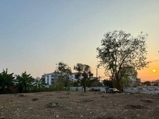 出售 土地 在 Huai Khwang, 曼谷
