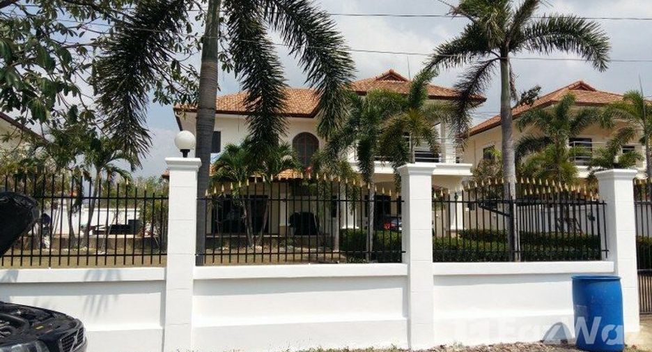 For sale and for rent 4 bedrooms villa in Bang Lamung, Chonburi