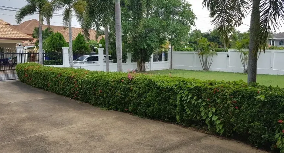 For sale and for rent 4 bedrooms villa in Bang Lamung, Chonburi