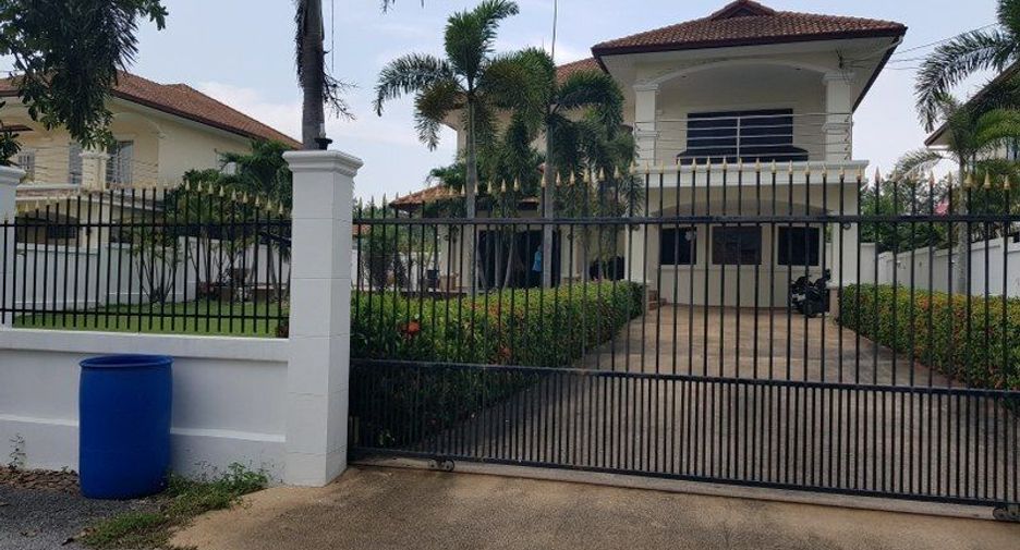 For sale and for rent 4 bedrooms villa in Bang Lamung, Chonburi