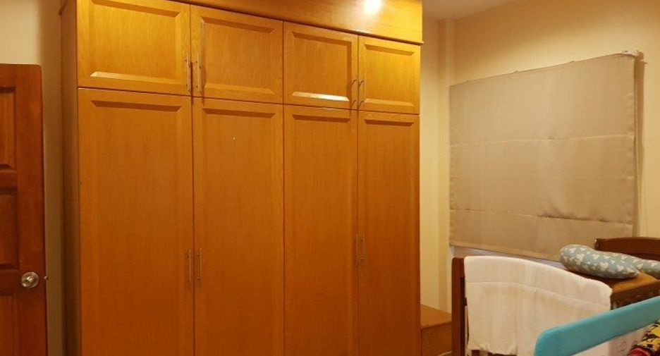 For sale and for rent 4 bedrooms villa in Bang Lamung, Chonburi
