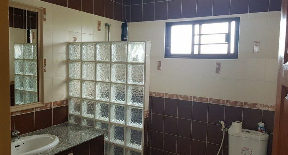 For sale and for rent 4 bedrooms villa in Bang Lamung, Chonburi