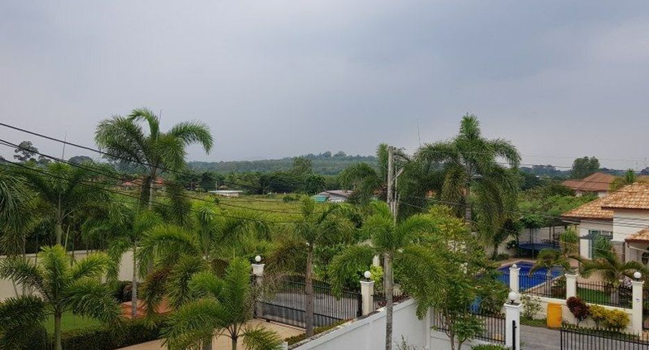 For sale and for rent 4 bedrooms villa in Bang Lamung, Chonburi