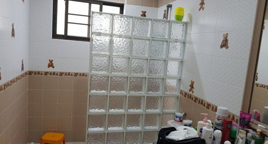 For sale and for rent 4 bedrooms villa in Bang Lamung, Chonburi