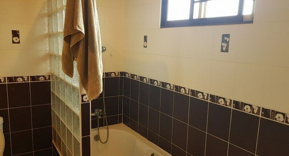For sale and for rent 4 bedrooms villa in Bang Lamung, Chonburi