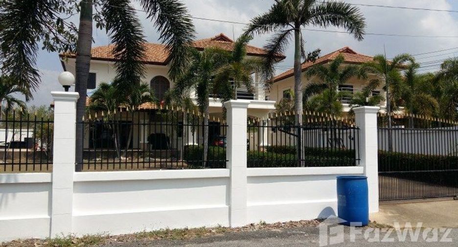 For sale and for rent 4 bedrooms villa in Bang Lamung, Chonburi