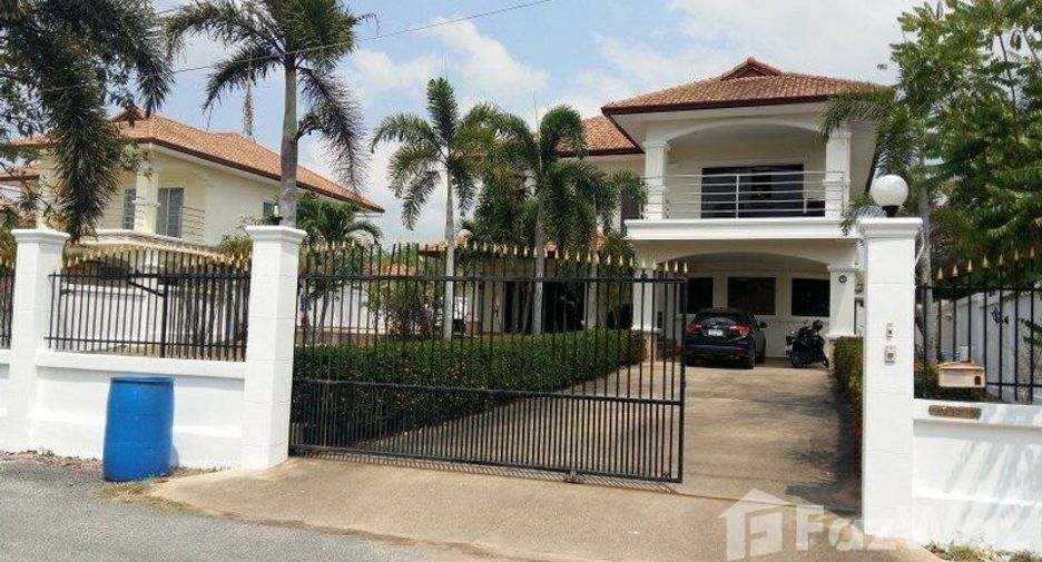 For sale and for rent 4 bedrooms villa in Bang Lamung, Chonburi