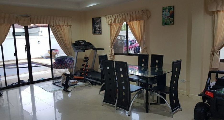 For sale and for rent 4 bedrooms villa in Bang Lamung, Chonburi