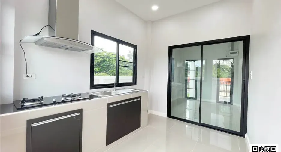 For sale 3 bedrooms house in Mueang Uttaradit, Uttaradit