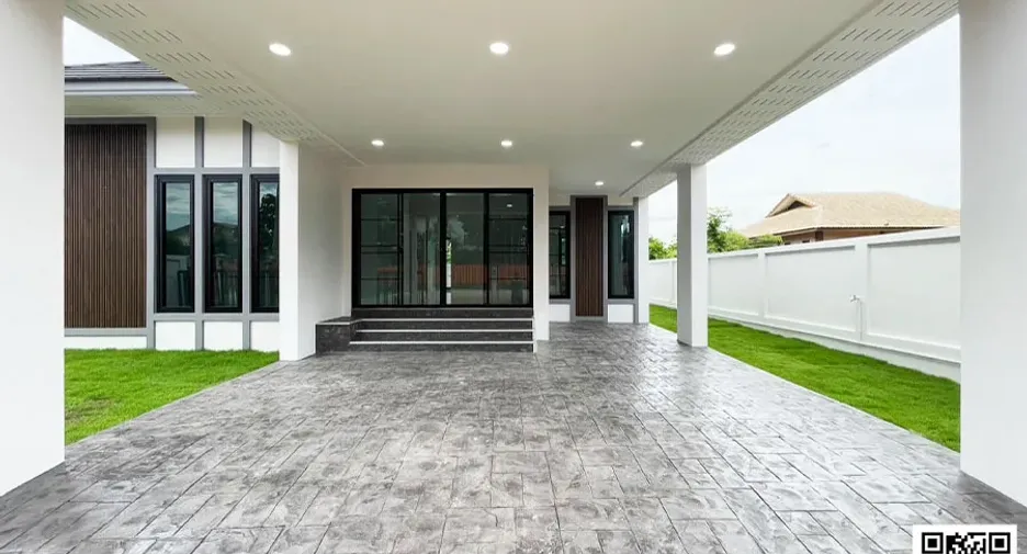 For sale 3 bedrooms house in Mueang Uttaradit, Uttaradit