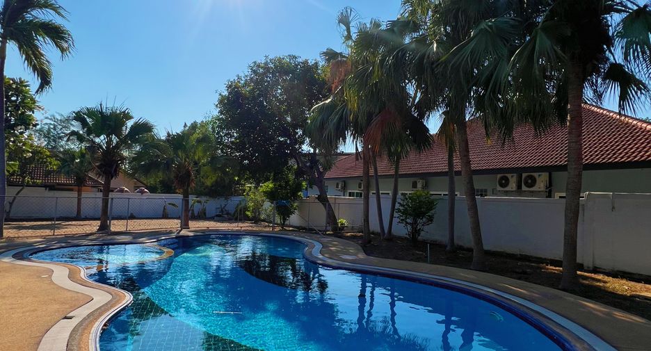 For sale and for rent 4 bedrooms villa in Nong Yai, Chonburi