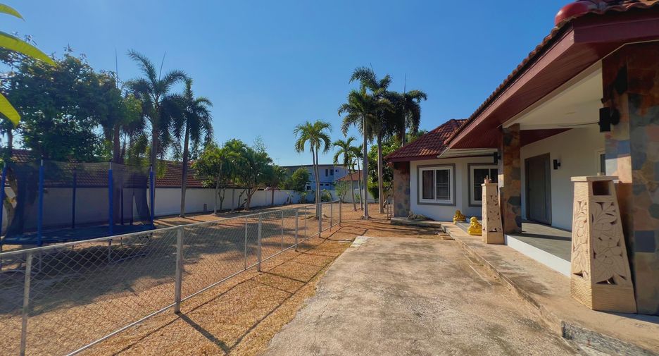 For sale and for rent 4 bedrooms villa in Nong Yai, Chonburi