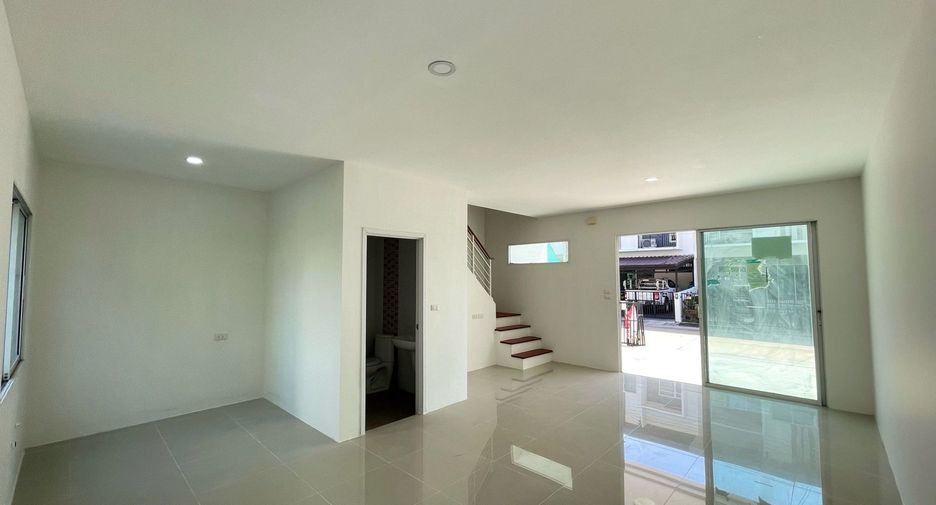 For sale 3 bedrooms townhouse in Mueang Samut Prakan, Samut Prakan
