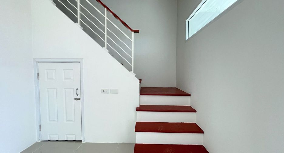 For sale 3 bedrooms townhouse in Mueang Samut Prakan, Samut Prakan
