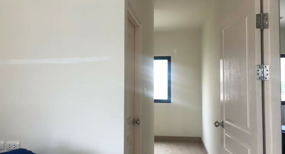 For sale 3 bedrooms townhouse in Lat Krabang, Bangkok