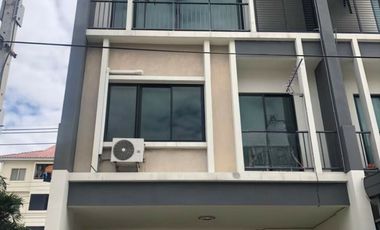 Reihenhaus zum Kauf mit 3 Zimmer in Lat Krabang, Bangkok