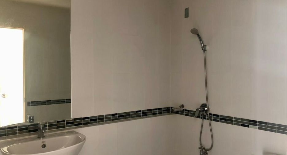 For sale 3 bedrooms townhouse in Lat Krabang, Bangkok