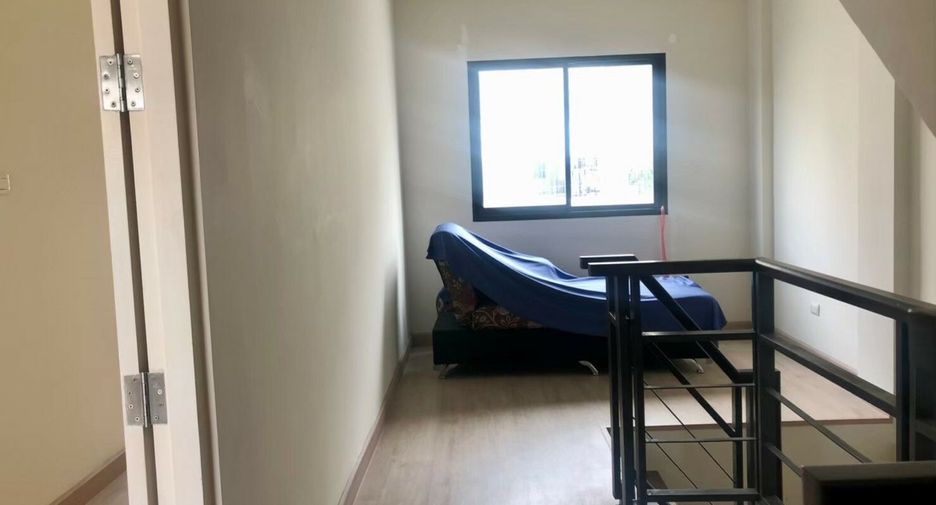 For sale 3 bedrooms townhouse in Lat Krabang, Bangkok