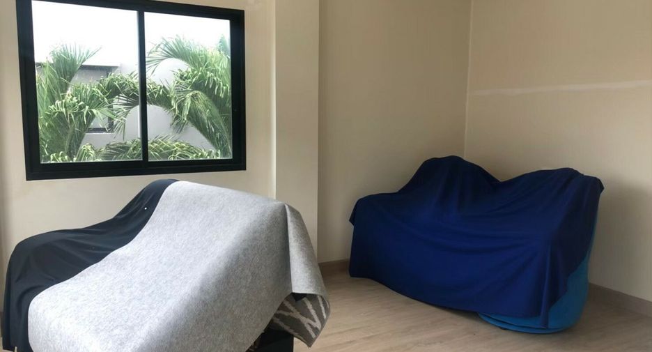 For sale 3 bedrooms townhouse in Lat Krabang, Bangkok