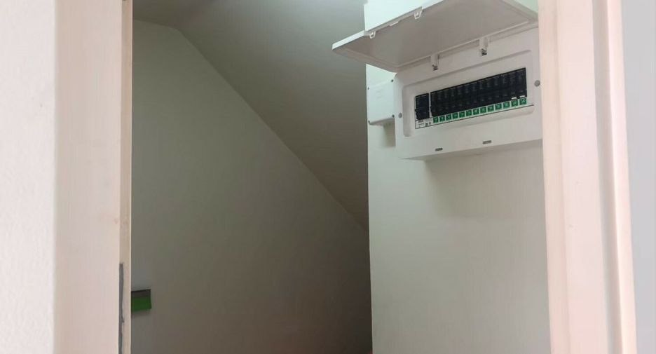 For sale 3 bedrooms townhouse in Lat Krabang, Bangkok