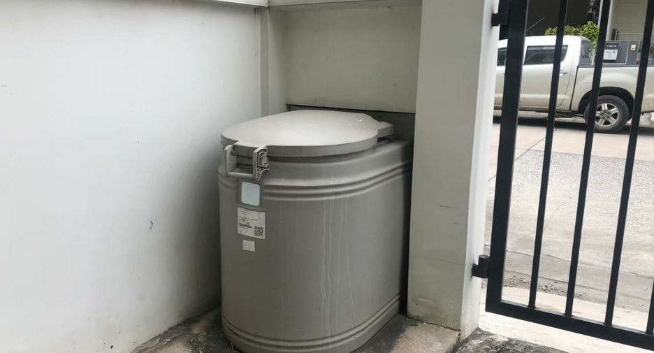 For sale 3 bedrooms townhouse in Lat Krabang, Bangkok