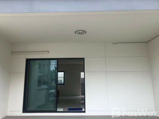 For sale 3 ベッドルーム townhouse in Lat Krabang, Bangkok
