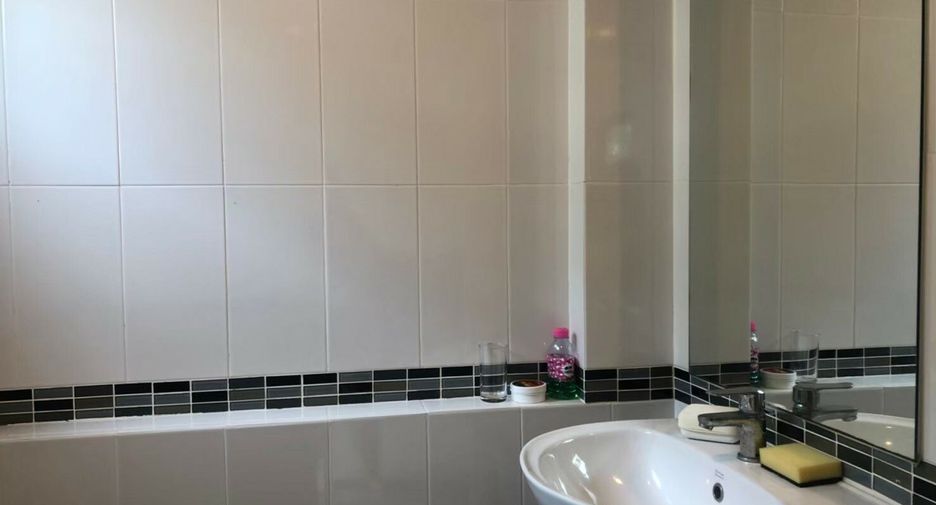 For sale 3 bedrooms townhouse in Lat Krabang, Bangkok