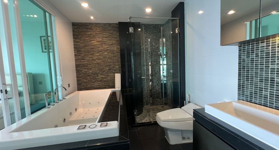 For rent 2 bedrooms condo in Bang Lamung, Chonburi