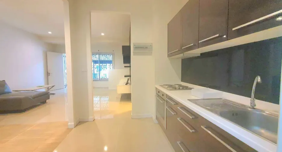 Casa adosada en venta de 2 habitaciones en Mueang Pathum Thani, Pathum Thani