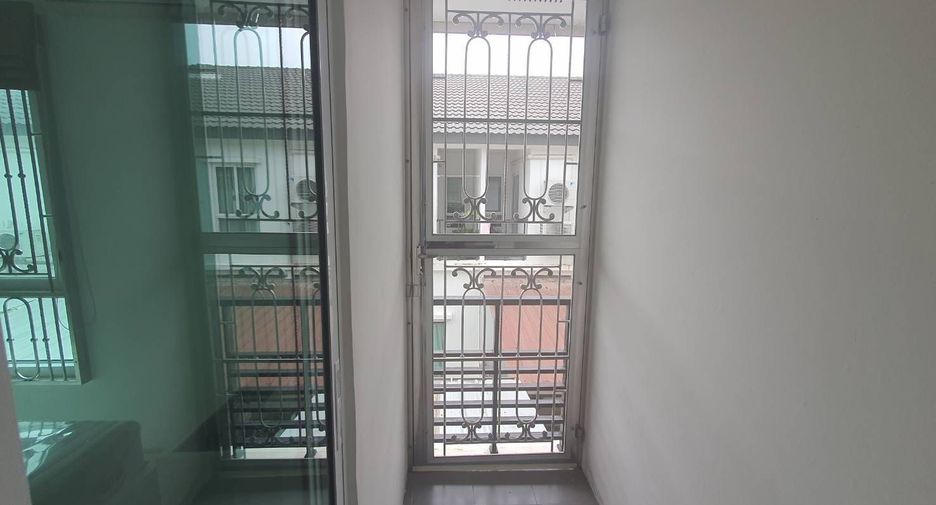Casa adosada en venta de 2 habitaciones en Mueang Pathum Thani, Pathum Thani