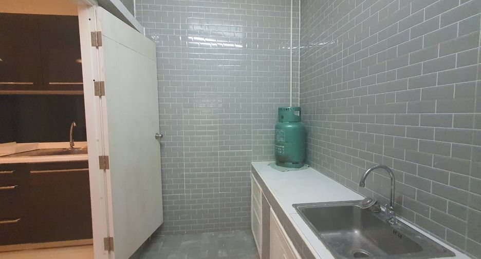 出售 2 卧室 联排别墅 在 Mueang Pathum Thani, Pathum Thani