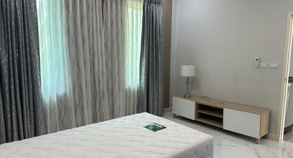 À vendre et à louer 4 chambres maison à Mueang Chon Buri, Chonburi
